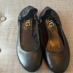 BCBG maggie Black leather Ballet Flats Size 8B